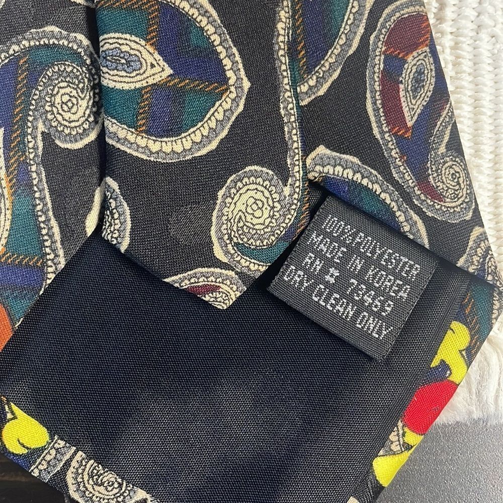 Paws Addiction Garfield & Odie Men’s Tie, Garfield the Cat , Paisley - Picture 6 of 7